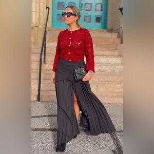 NWOT BOUTIQUE Contrast Pleated
Asymmetrical Skirt size L